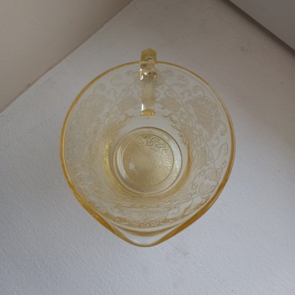 Vintage Hazel Atlas Depression Glass Florentine #2 Poppy Yellow Footed Creamer - Picture 6 of 8
